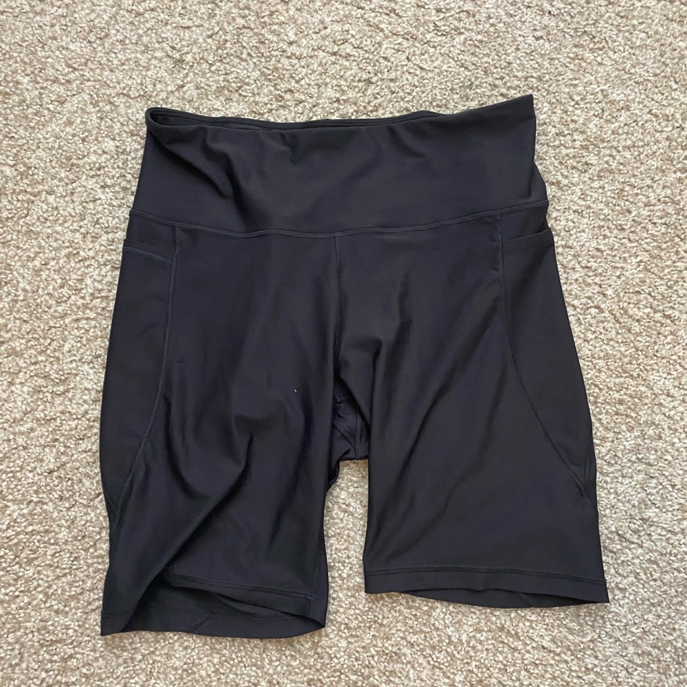 Black bike shorts with side pockets